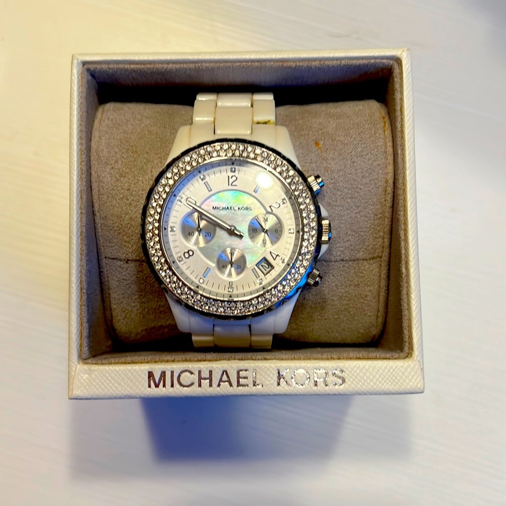 White Michael Kors watch -MK5300